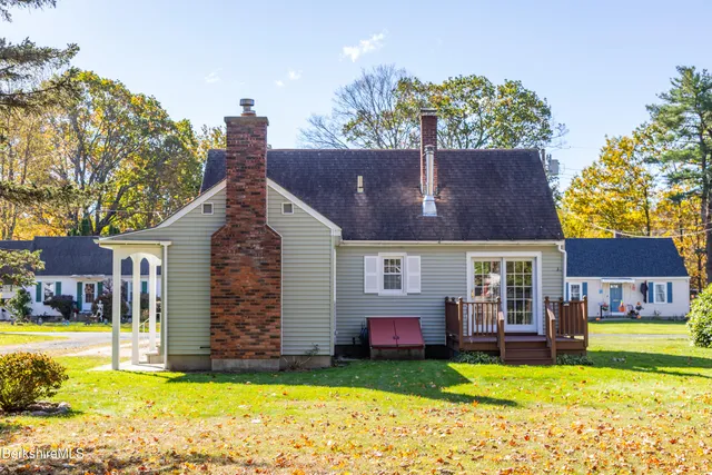 $319,900 | 67 Oak St Extension, Dalton, MA 01226