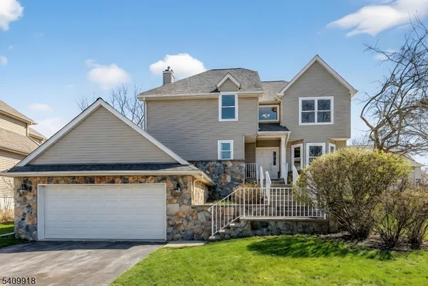 $624,900 | 5 Witherwood Drive, Hamburg, NJ 07419