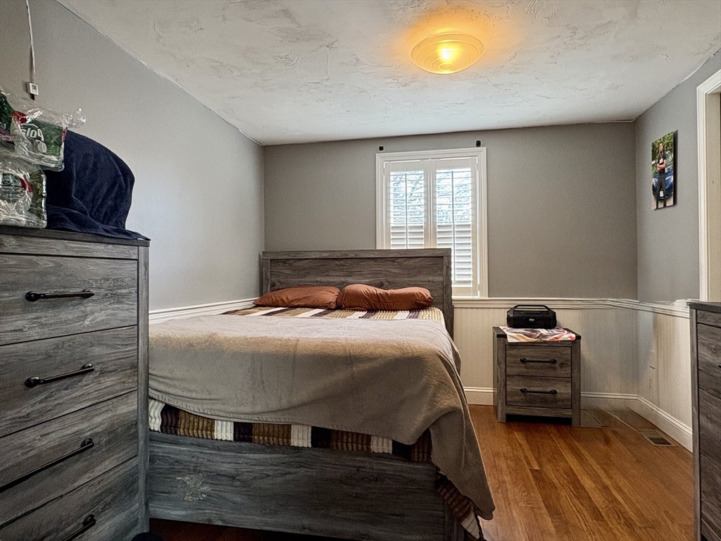 1309 Shootflying Hill Road Barnstable, MA 02632 - Photo 9 of 31