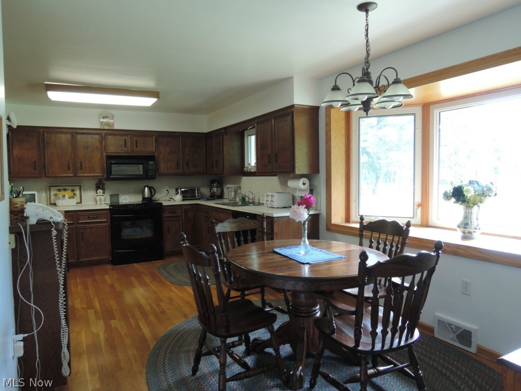 8309 Fairmount Road Novelty, OH 44072 - Photo 12 of 24
