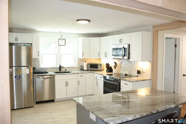 $374,950 | 18 Vernon Center Heights, Vernon, CT 06066