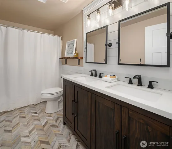 $649,000 | 24225 Southeast 376th Street, Enumclaw, WA 98022