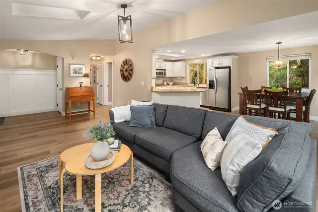 $649,000 | 24225 Southeast 376th Street, Enumclaw, WA 98022