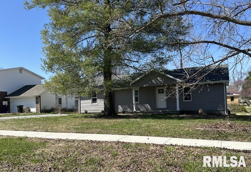 414 Charlotte Road Marion, IL 62959 - Photo 3 of 17 Gallery Image 3