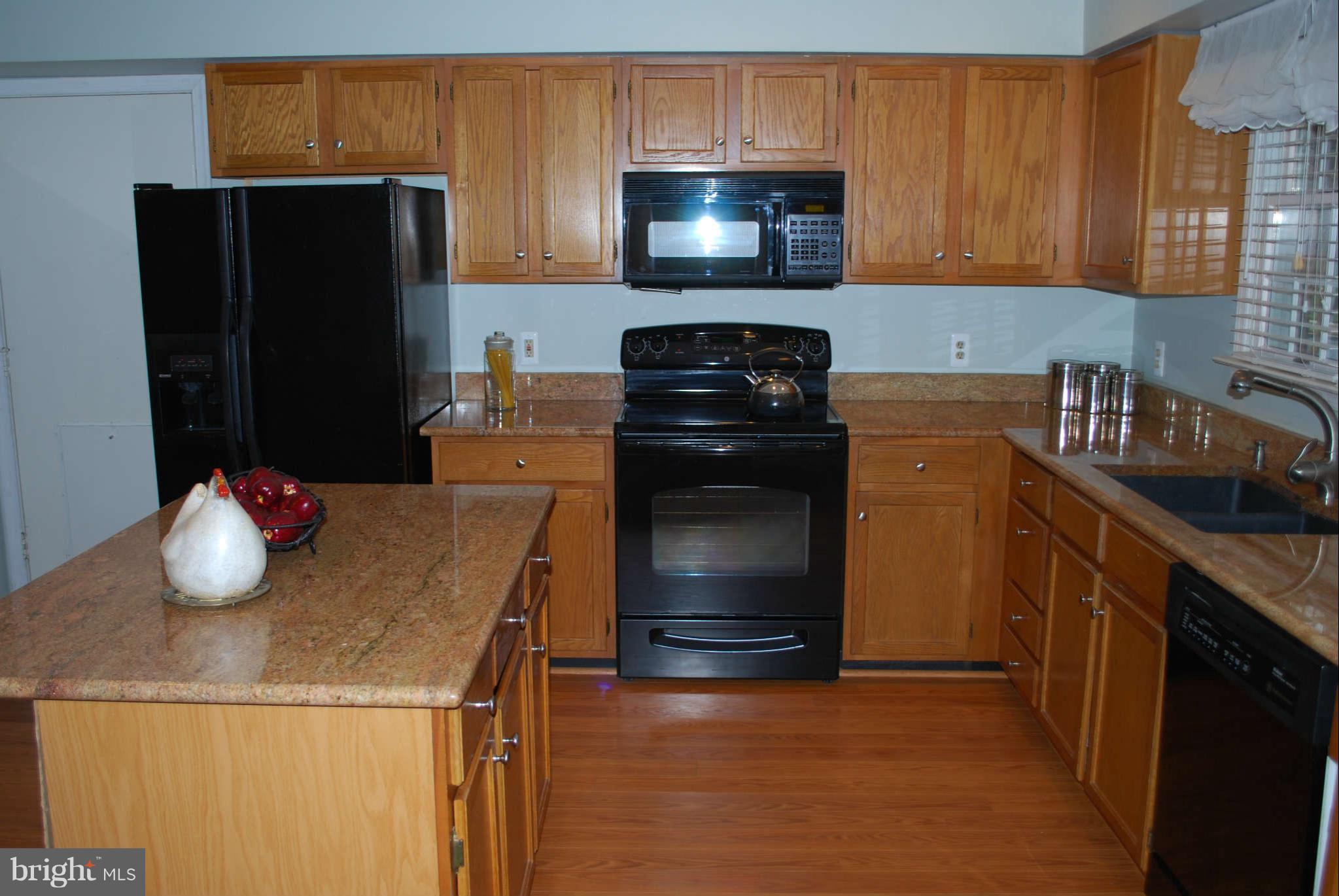 2553 Golfers Ridge Road Annapolis, MD 21401 - Photo 8 of 29 Kitchen