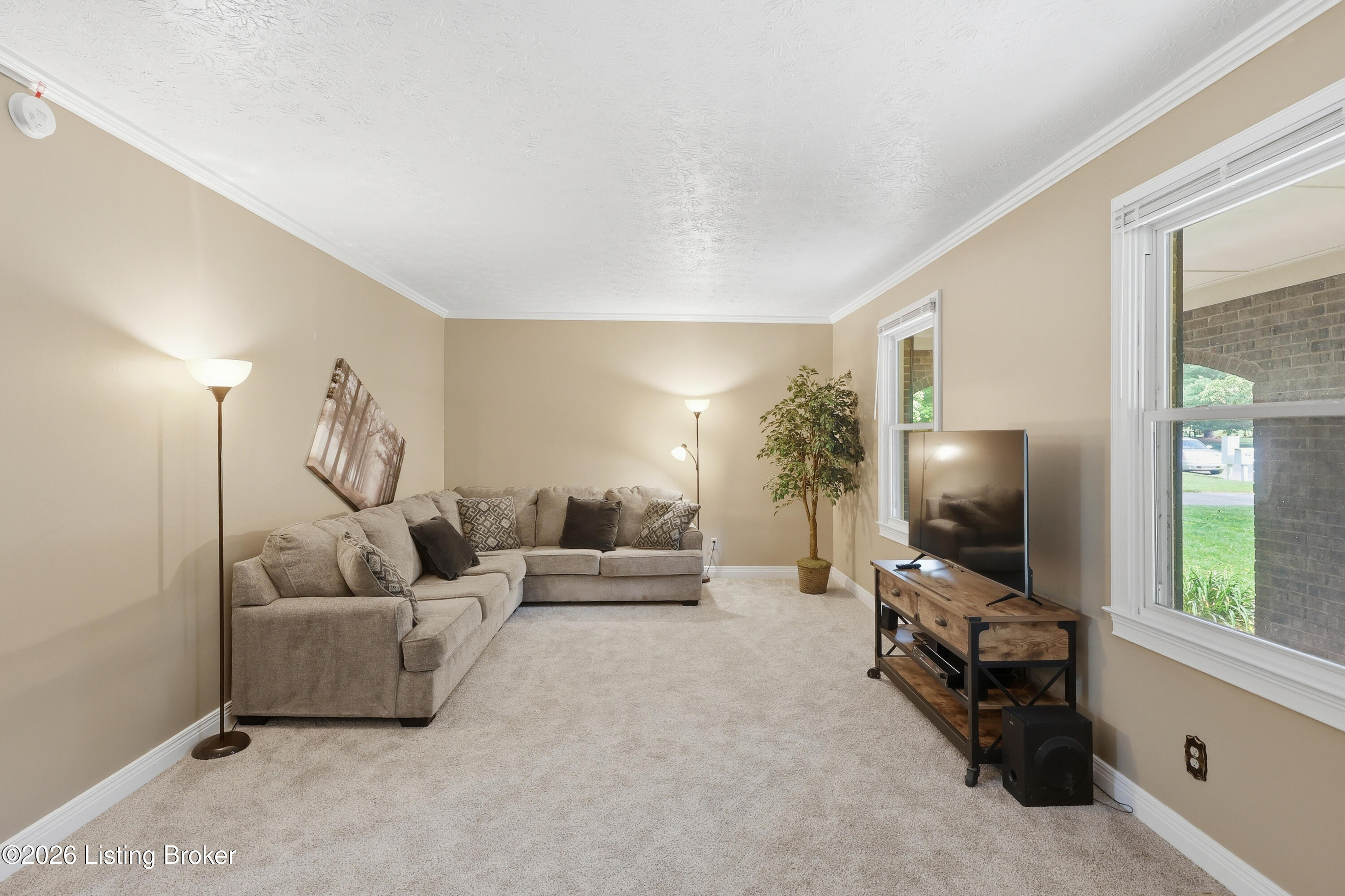 194 Old Coach Road Nicholasville, KY 40356 - Photo 33 of 81 Living Room