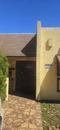 $1,050 | 4500 Northwest 3rd Avenue, Deerfield Beach, FL 33064