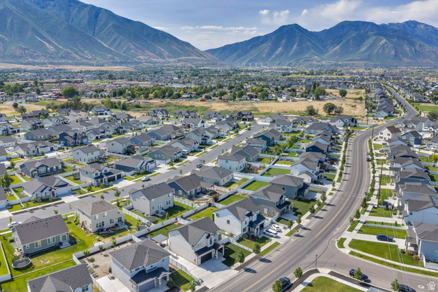 252 North Sunrise Rnch Drive Mapleton, UT 84664 - Photo 60 of 62 Expansive residential community featuring modern homes with dark asphalt shingle roofs and light-colored siding