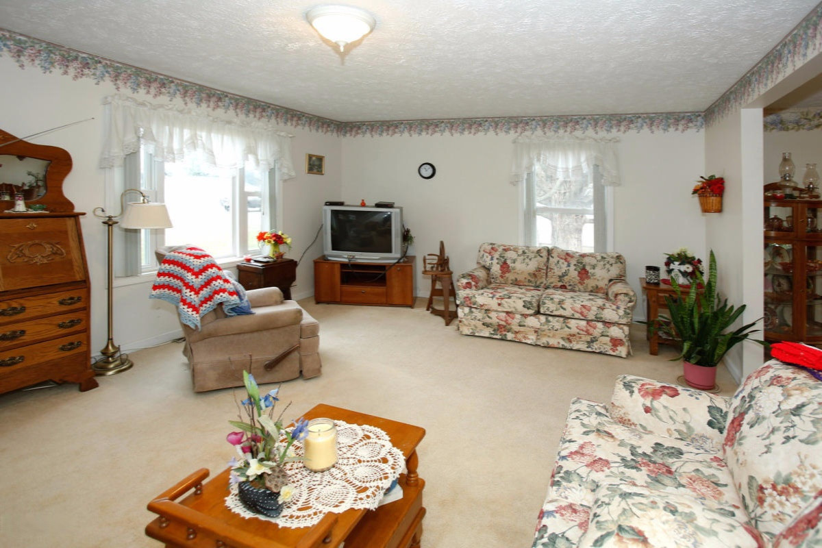 543 Lincoln Road Otsego, MI 49078 - Photo 4 of 24 15012895_03