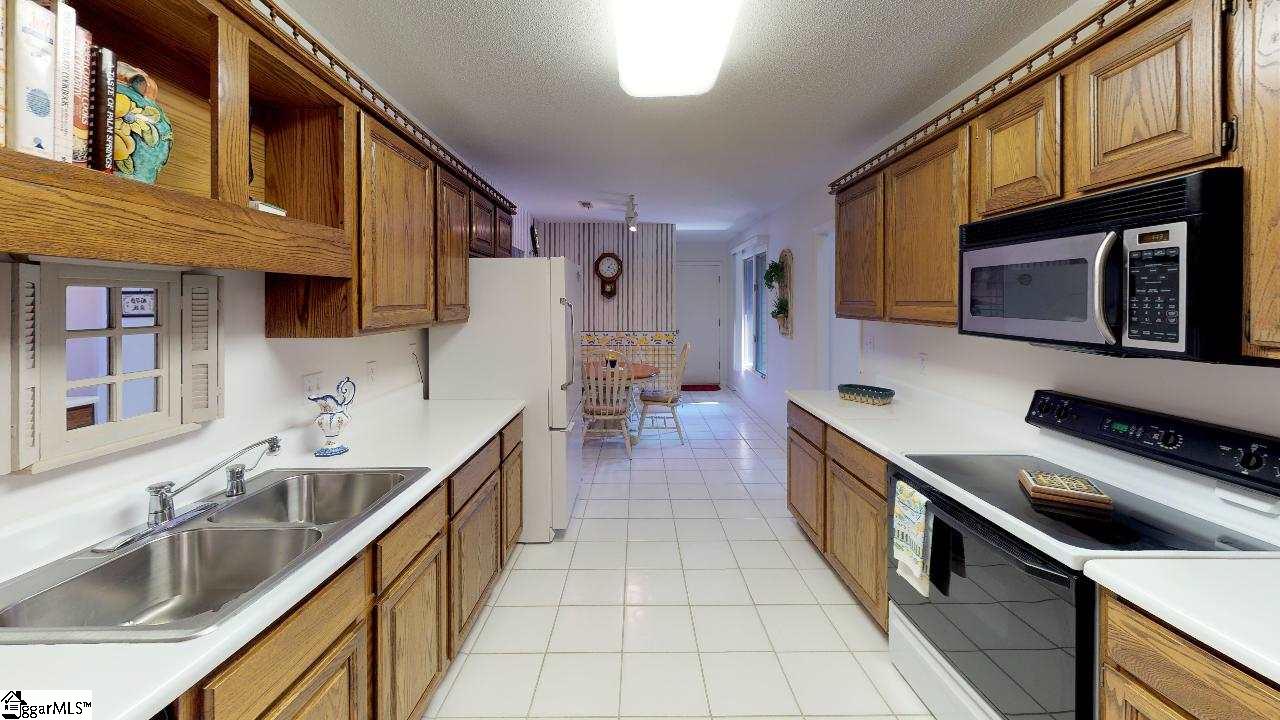 175 Tanger Circle Greer, SC 29650 - Photo 5 of 12 Gallery Image 5