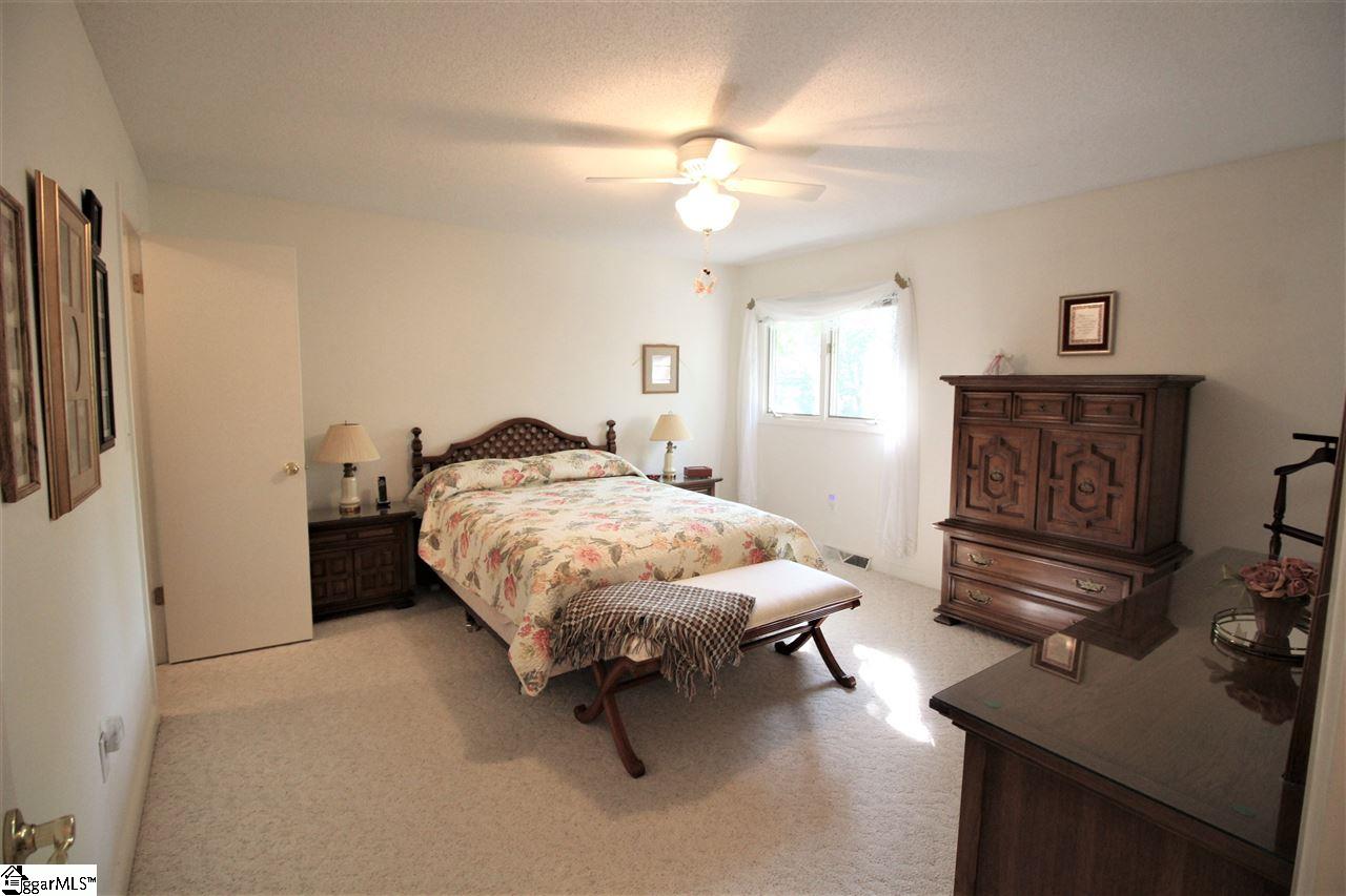 175 Tanger Circle Greer, SC 29650 - Photo 8 of 12 Gallery Image 8