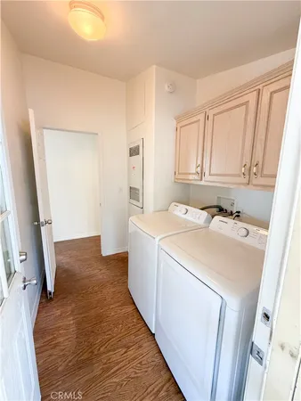 a view of utility room with washer and dryer