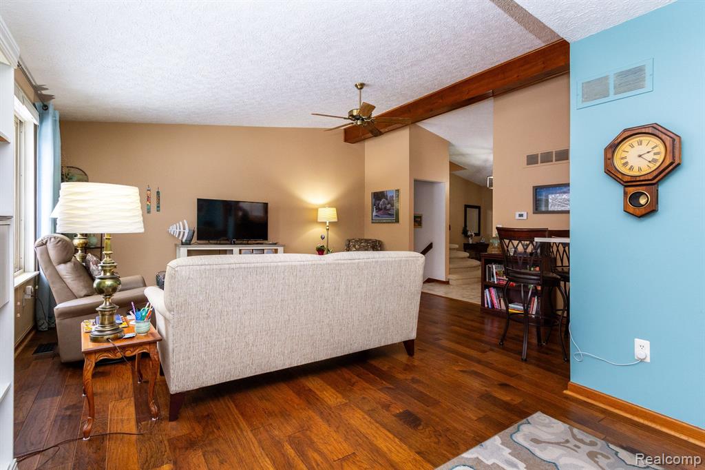 573 Lockmoore Court Rochester Hills, MI 48307 - Photo 6 of 59