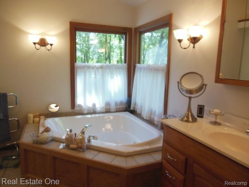 4747 Deal Road Fowlerville, MI 48836 - Photo 23 of 54 DSCN3067.JPG