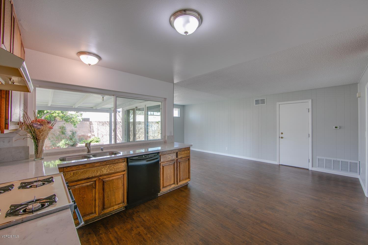 3326 Elmore Street Simi Valley, CA 93063 - Photo 11 of 31 3326Elmore-11