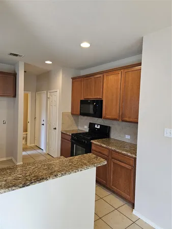 $2,150 | 10506 Wylie Drive, Unit 276, Austin, TX 78748