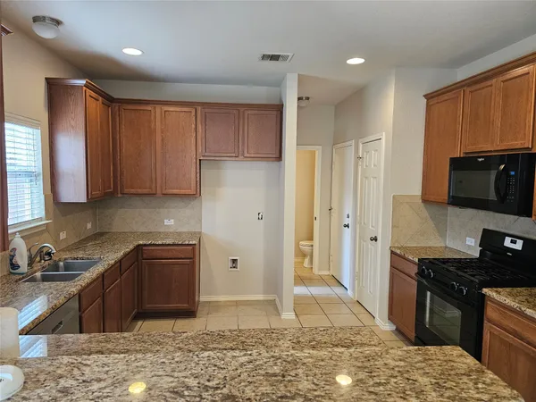 $2,150 | 10506 Wylie Drive, Unit 276, Austin, TX 78748