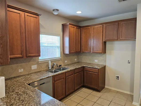 $2,150 | 10506 Wylie Drive, Unit 276, Austin, TX 78748