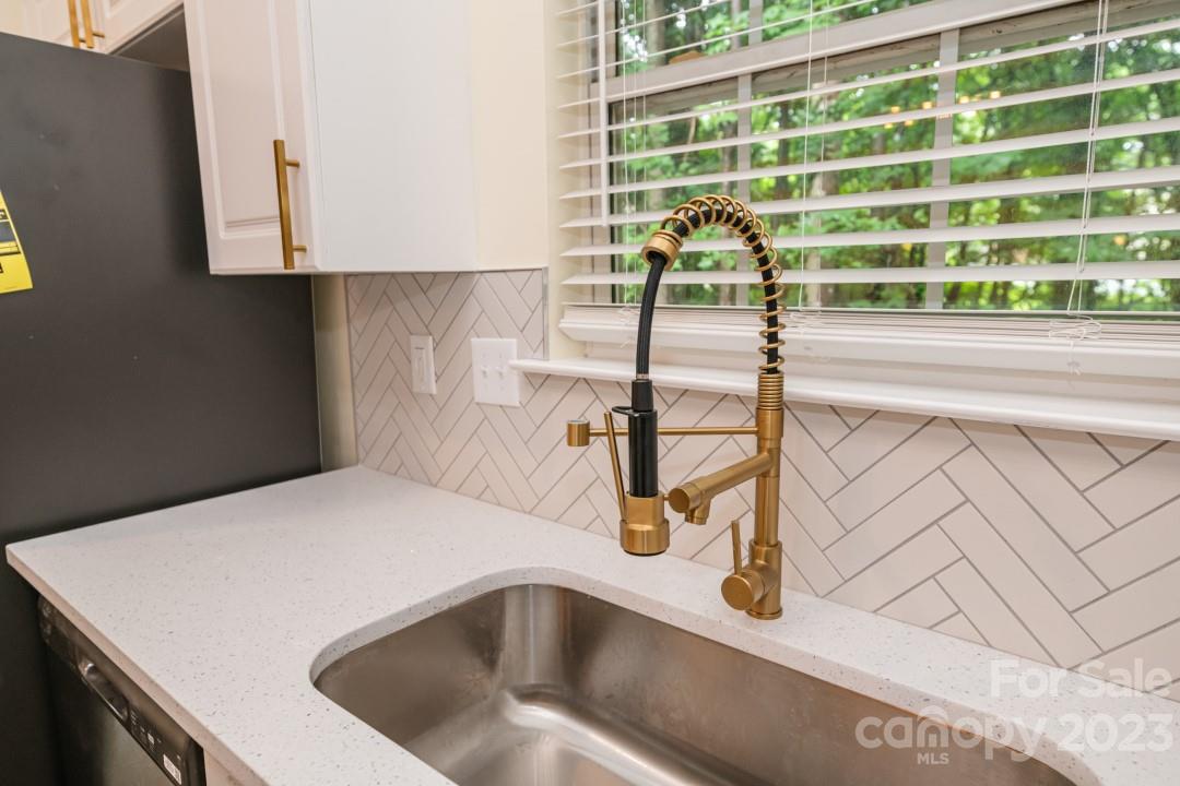 8208 Pozzi Road Charlotte, NC 28216 - Photo 7 of 25 Gallery Image 7