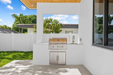 $3,000,000 | 4516 Northeast 22nd Road, Fort Lauderdale, FL 33308