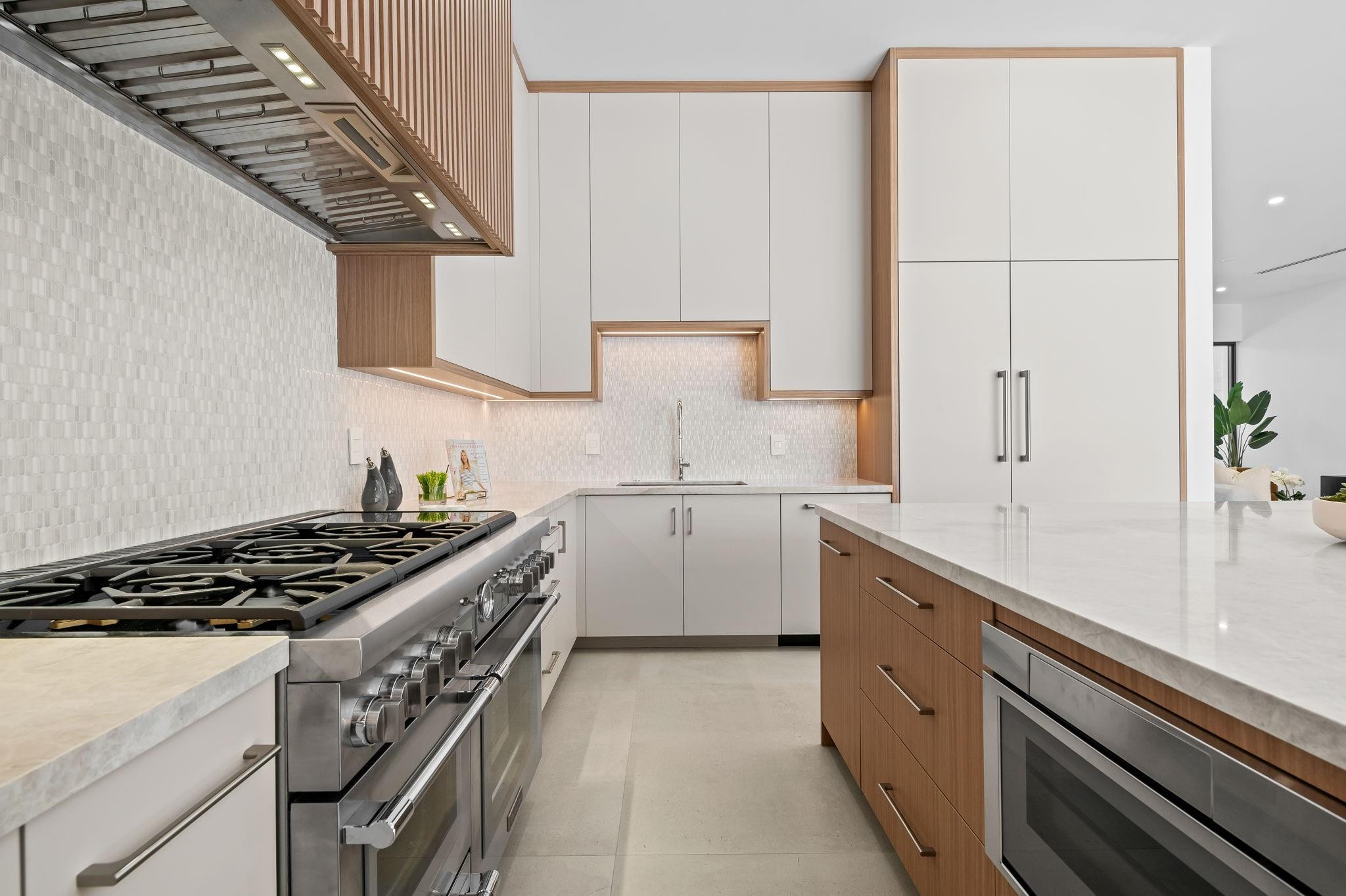 4516 Northeast 22nd Road Fort Lauderdale, FL 33308 - Photo 4 of 29 Photo 4