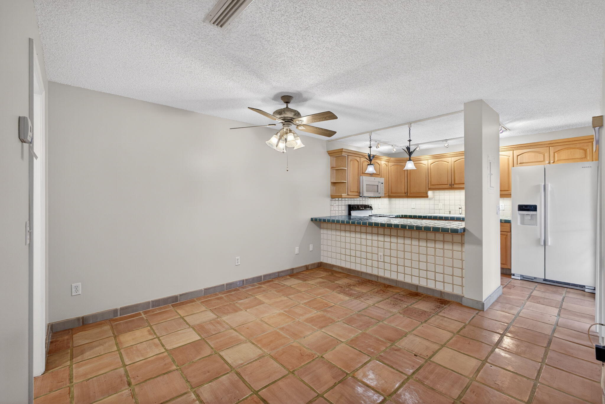 825 Center Street, Unit 50A Jupiter, FL 33458 - Photo 9 of 53 a view of a livingroom with a furniture
