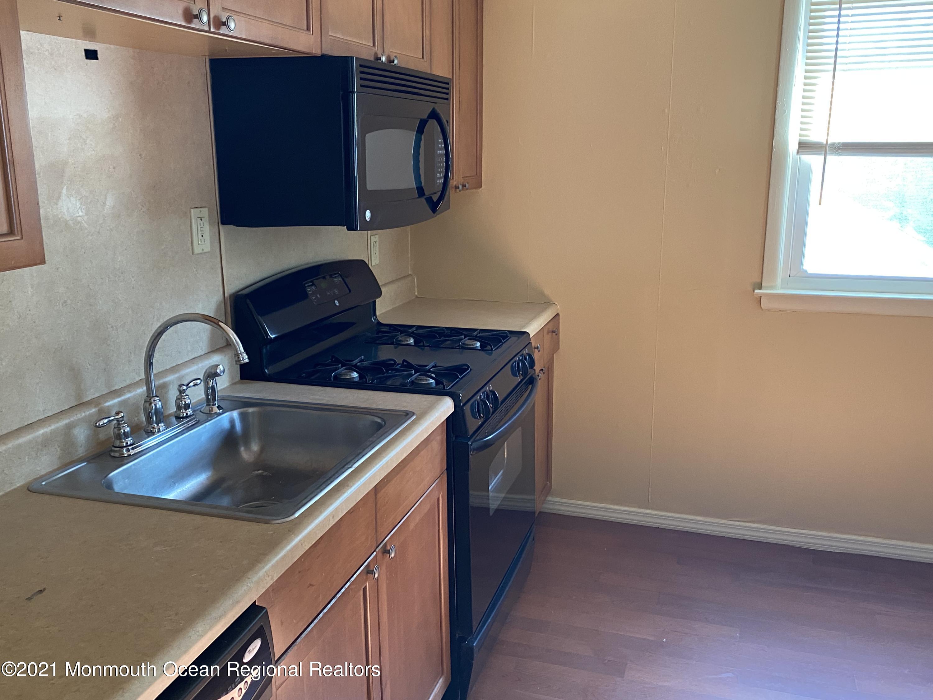 476 Mantoloking Road Brick, NJ 08723 - Photo 4 of 10 IMG-8135