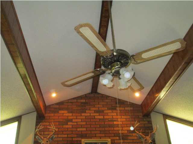 1179 West Parks Road Raymond, MS 39154 - Photo 14 of 30 Great Room Ceiling