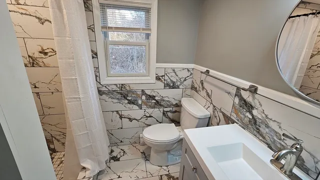 $2,100 | 825 Scenic Highway, Unit 4, Bourne, MA 02532