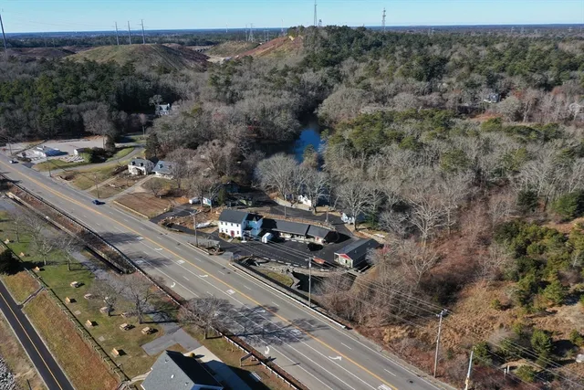 $2,100 | 825 Scenic Highway, Unit 4, Bourne, MA 02532