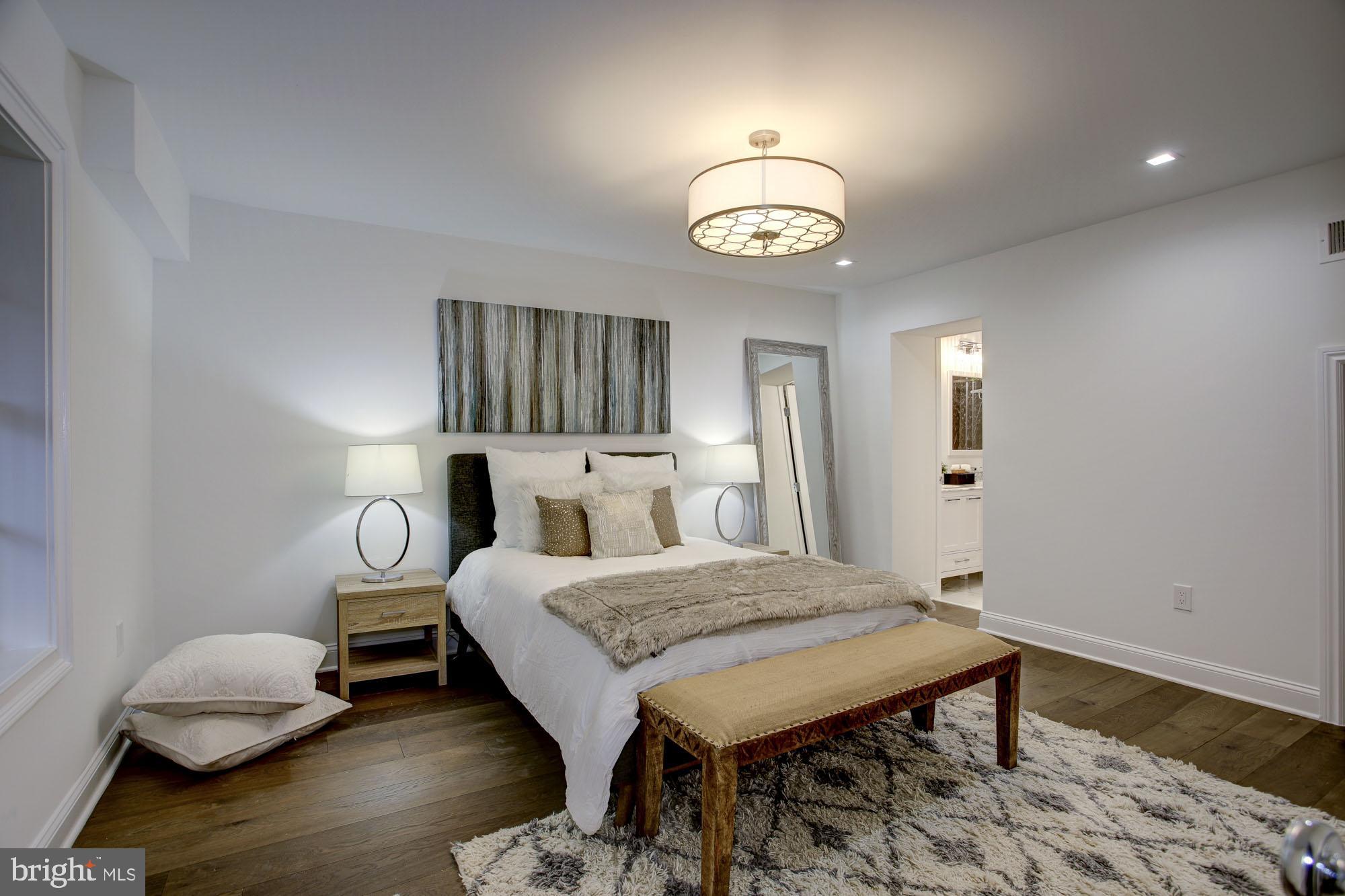 2800 Adams Mill Road Northwest, Unit 2 Washington, DC 20009 - Photo 8 of 17 Owner's suite