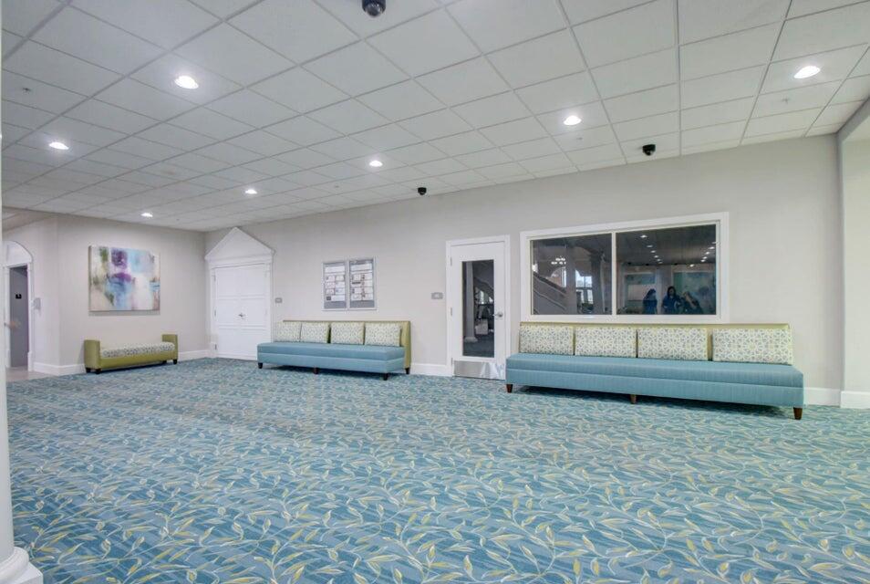 542 Normandy Lane Delray Beach, FL 33484 - Photo 20 of 32 a view of a livingroom with furniture