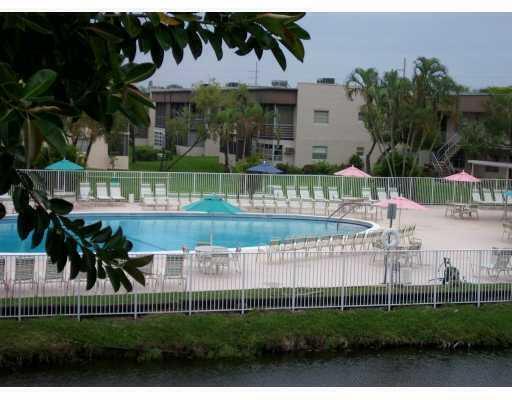 542 Normandy Lane Delray Beach, FL 33484 - Photo 29 of 32 a view of a house