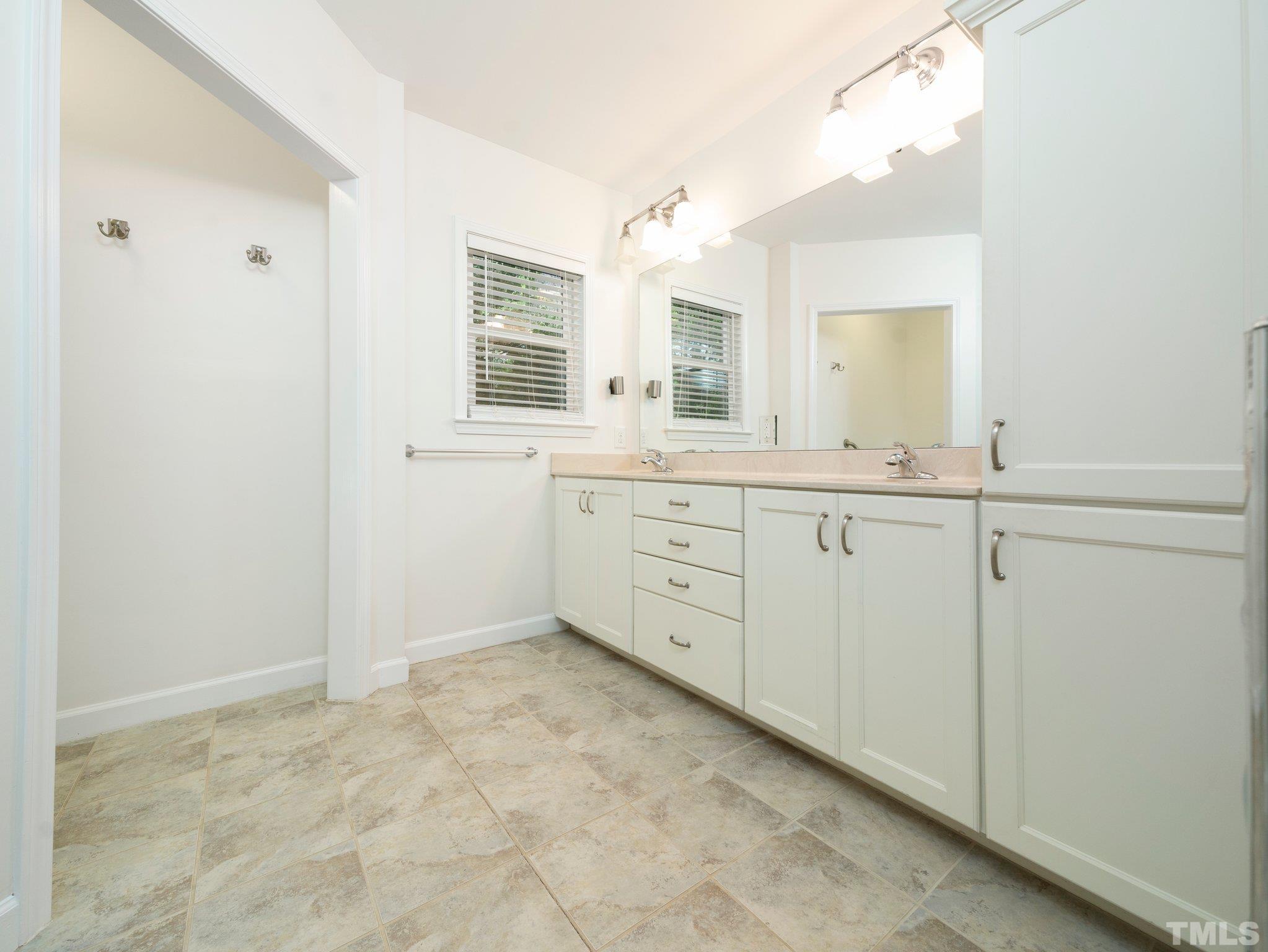 1413 Ashburton Road Raleigh, NC 27606 - Photo 11 of 27
