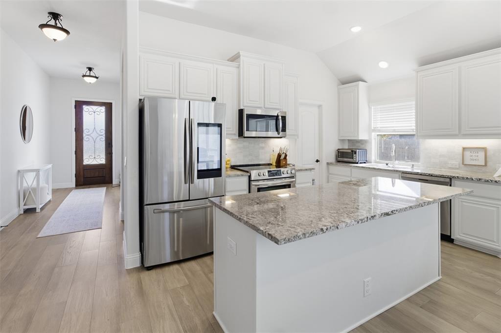 4602 Massey Meadows Way Midlothian, TX 76065 - Photo 6 of 35