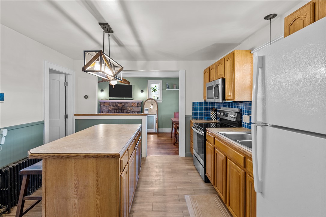 1223 Cumberland Hill Road Woonsocket, RI 02895 - Photo 10 of 38