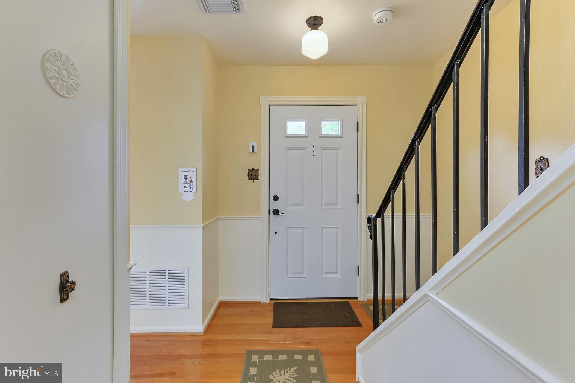 7734 Brandeis Way Springfield, VA 22153 - Photo 7 of 53 oak floors greet you