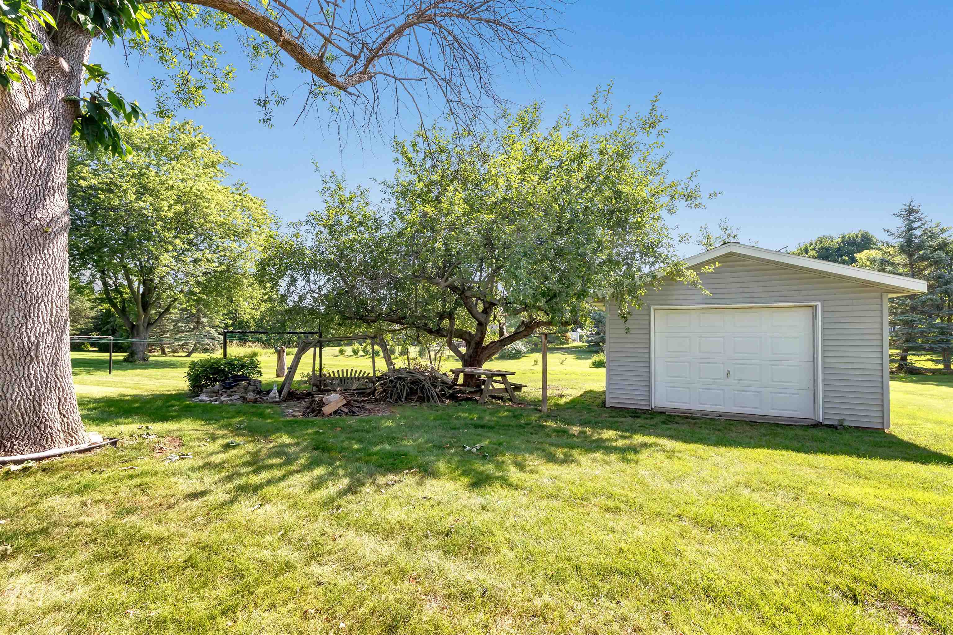 N9598 Noe Road Appleton, WI 54915 - Photo 21 of 23