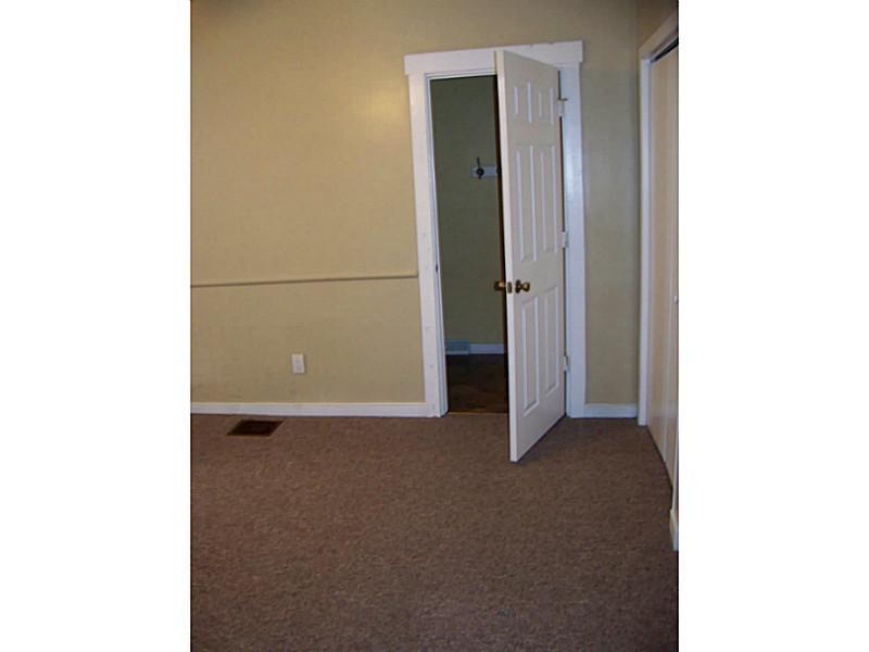 237 Dunseith Street Pittsburgh, PA 15213 - Photo 6 of 15 Gallery Image 6