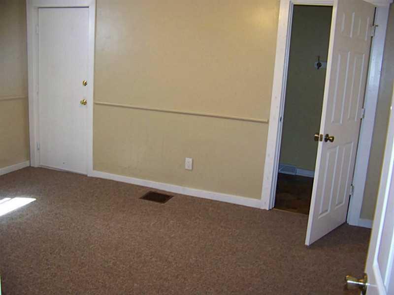 237 Dunseith Street Pittsburgh, PA 15213 - Photo 7 of 15 Gallery Image 7