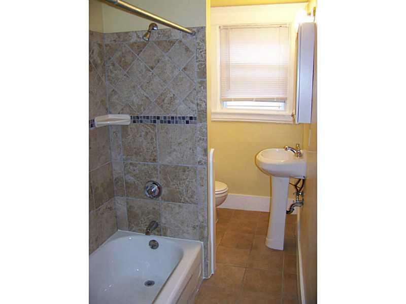 237 Dunseith Street Pittsburgh, PA 15213 - Photo 8 of 15 Gallery Image 8