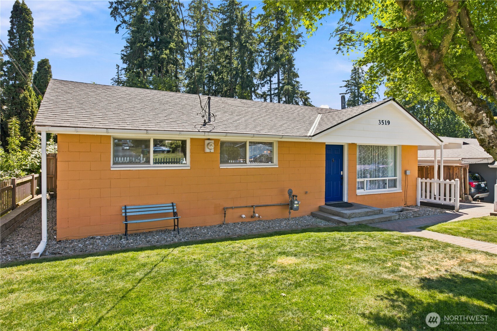 3519 Northeast 8th Street Renton, WA 98056 - Photo 3 of 38 Gallery Image 3