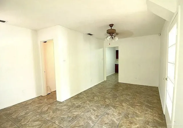 $1,100 | 2709 Fir Avenue, McAllen, TX 78501