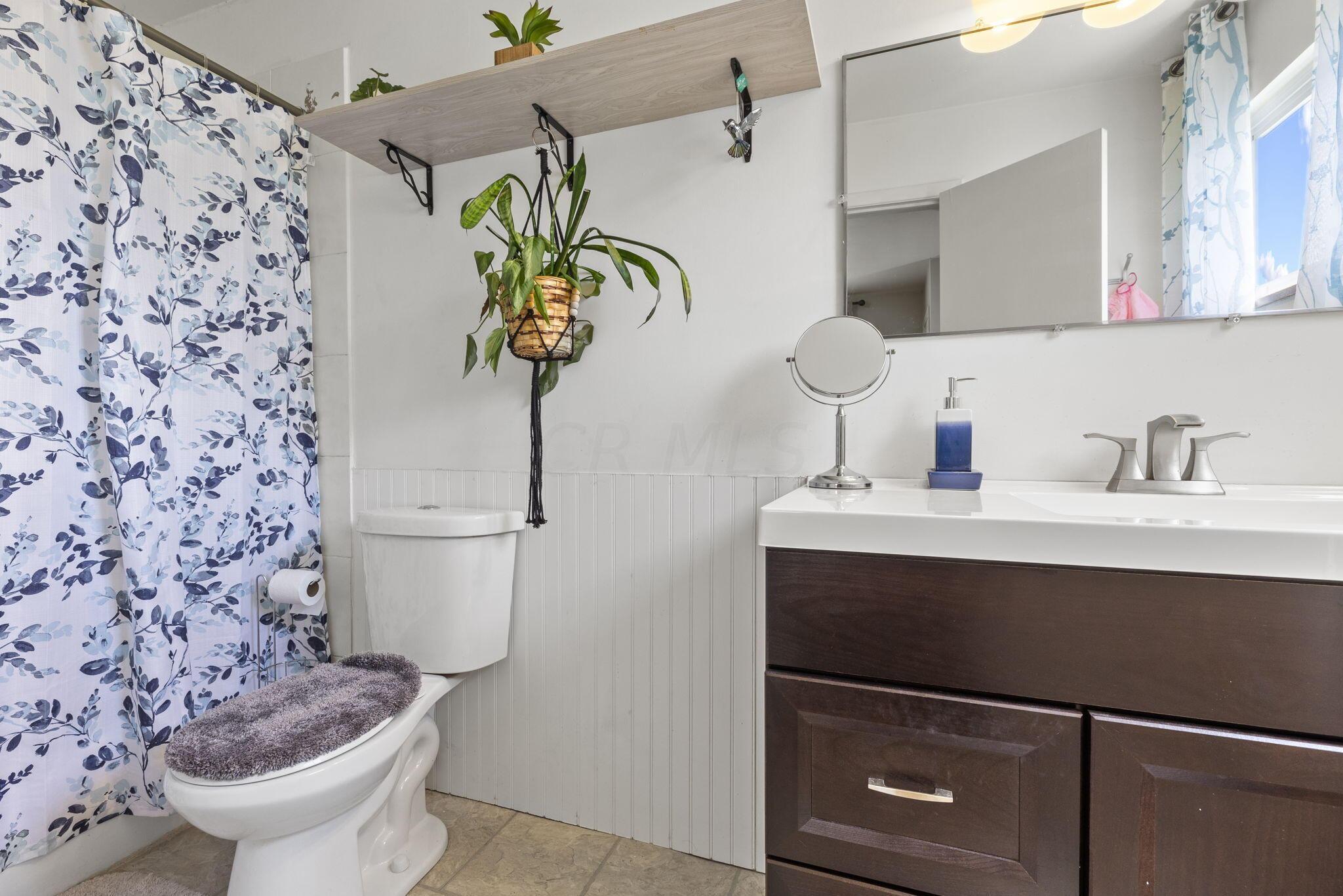 695 Raleigh Drive Columbus, OH 43228 - Photo 21 of 57 primary bathroom