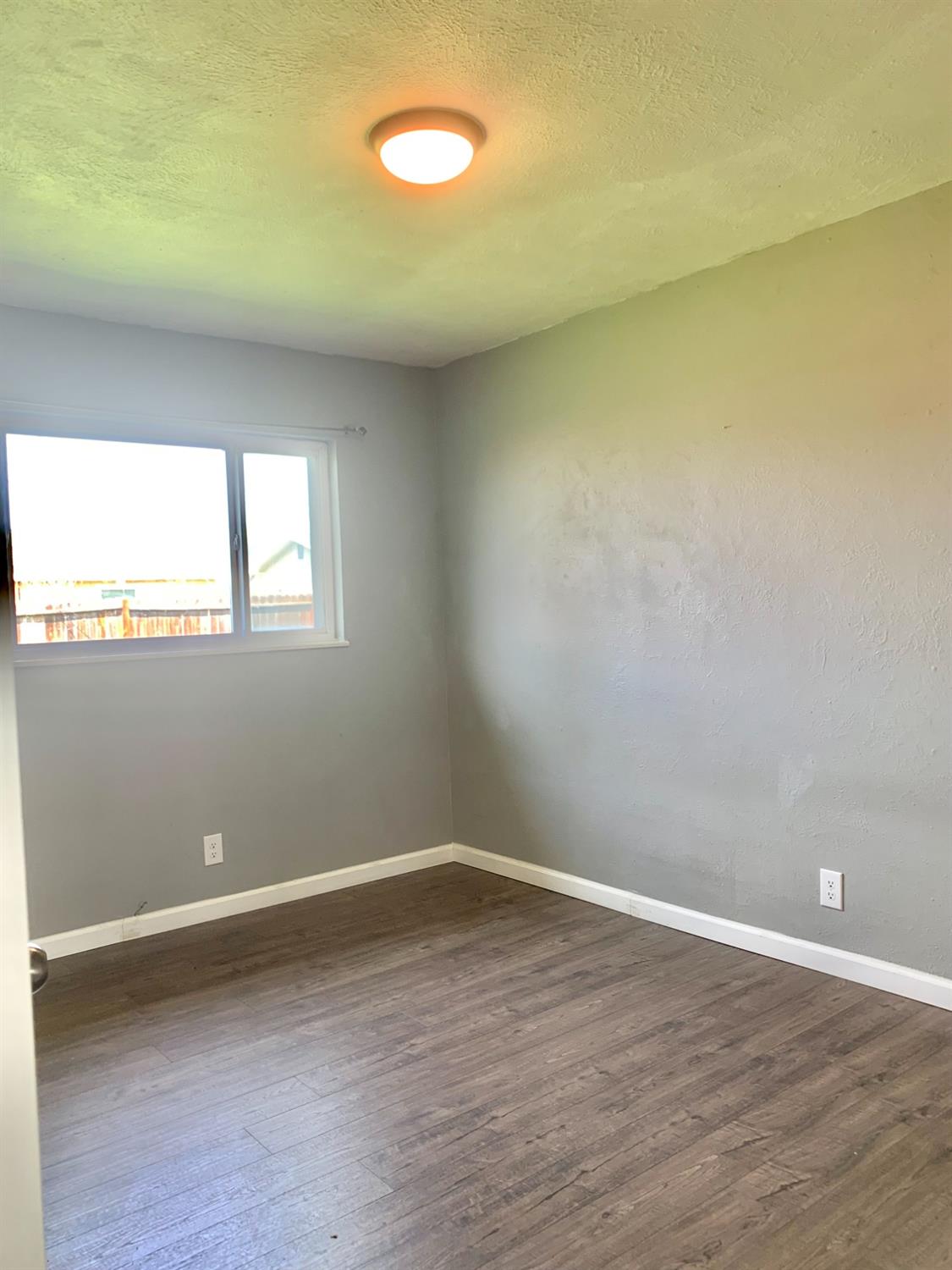 611 Rall Avenue Clovis, CA 93612 - Photo 15 of 31