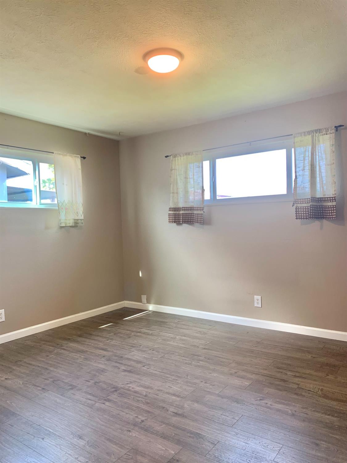 611 Rall Avenue Clovis, CA 93612 - Photo 16 of 31