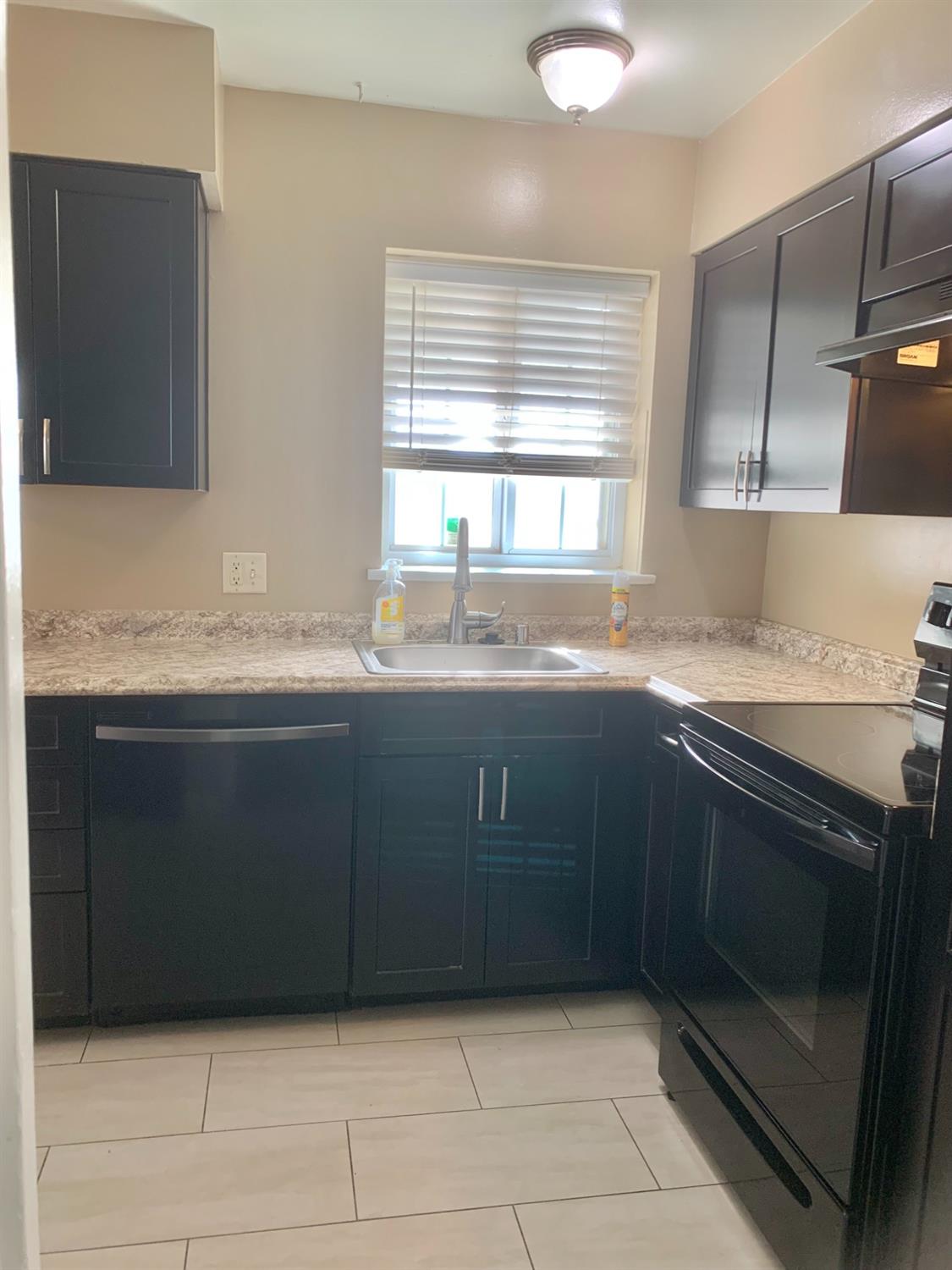 611 Rall Avenue Clovis, CA 93612 - Photo 6 of 31