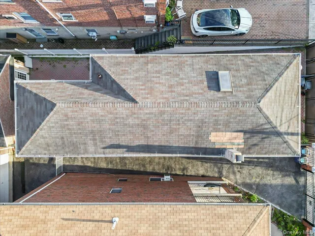 a view of outdoor kitchen with outdoor kitchen