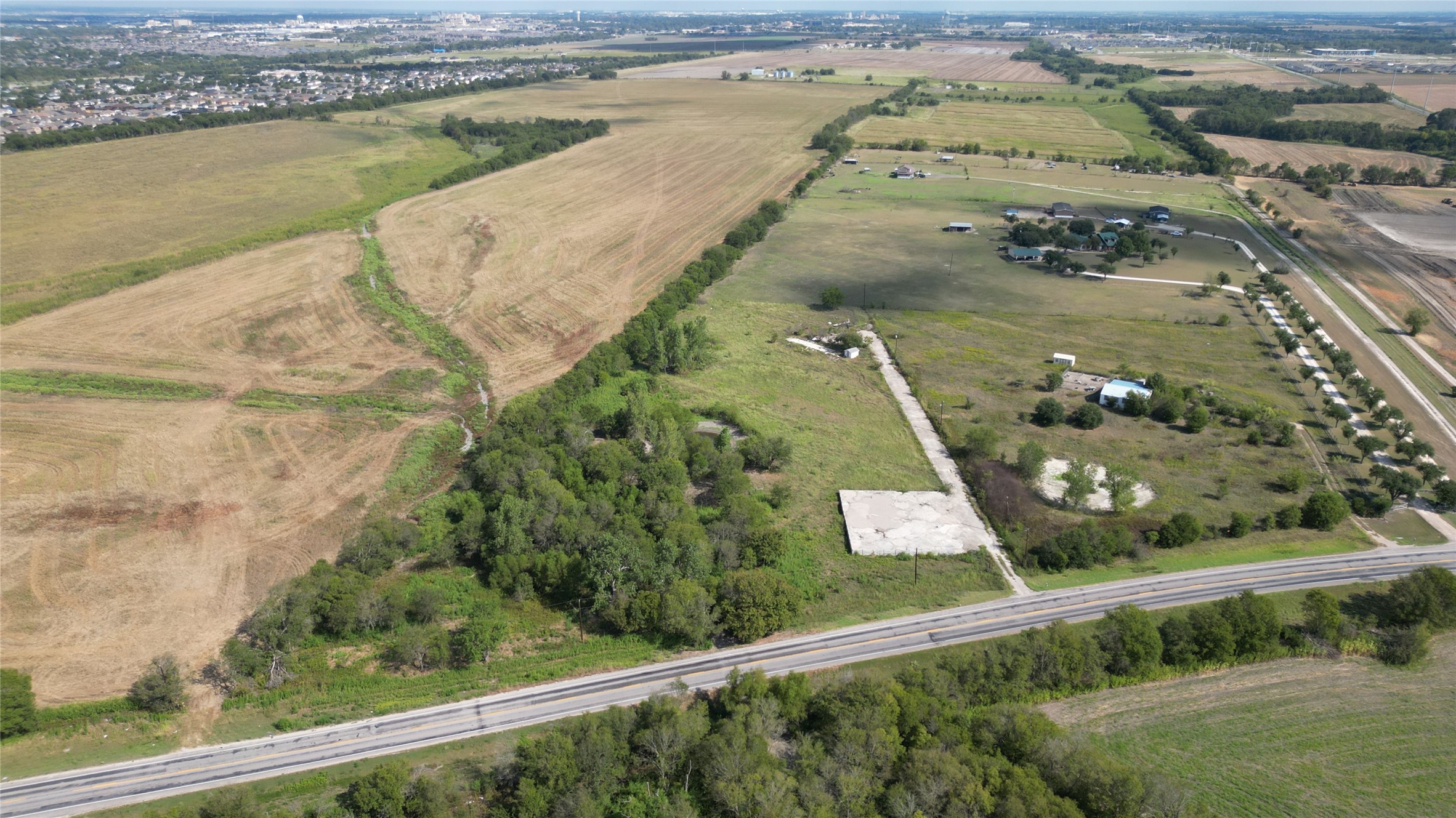 1012 East Fm 93 Road Temple, TX 76502 - Photo 25 of 40