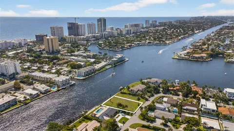 $2,400,000 | 700 Southeast 28th Avenue, Pompano Beach, FL 33062